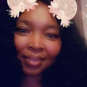 Meet your Posher, Steffany